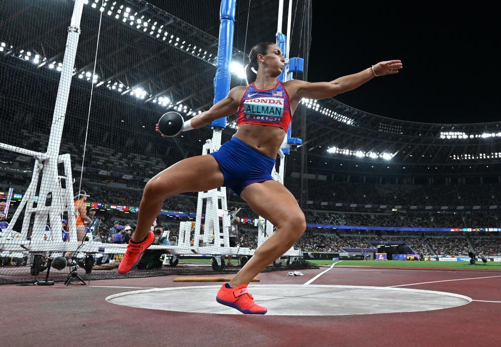 伍登则在女, tenan, 纪录的成绩